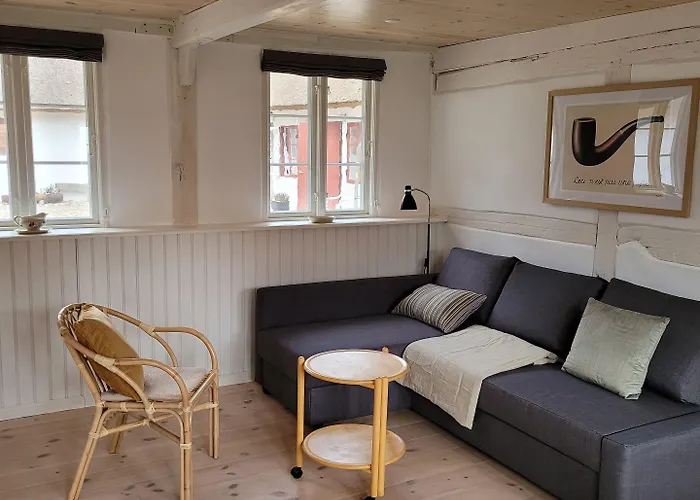 Ragnhilds Gard, *